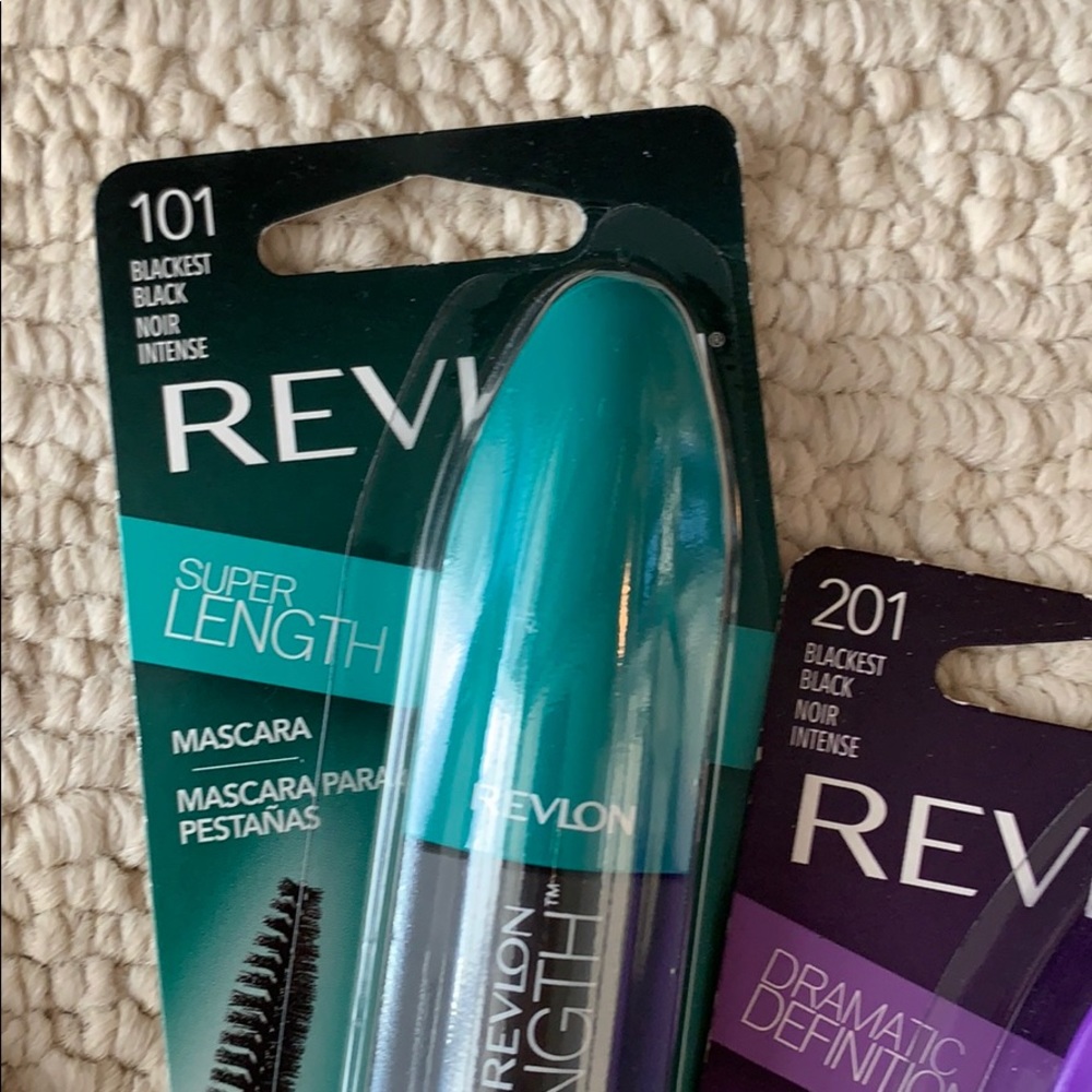 Revlon eye bundle - Picture 2 of 3